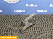 Кронштейн патрубков отопителя